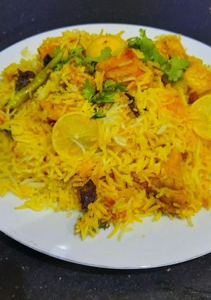 A picture of Chicken boneless biryani.