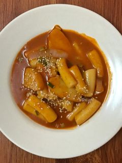 Foto resep Tteokbokki (kue beras saus pedas korea)