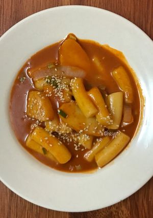 Foto resep Tteokbokki (kue beras saus pedas korea)