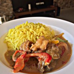 A picture of Chicken and Prawn Creamy Sauce.