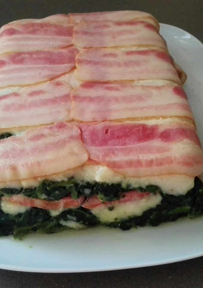 Una foto de Pastel de puré de patatas con espinacas, lacón y bacon 