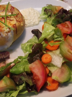 Una foto de Patatas rellenas diferentes