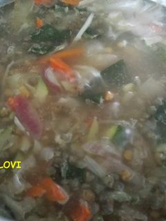 Una foto de Lentejas con verduras y jamón