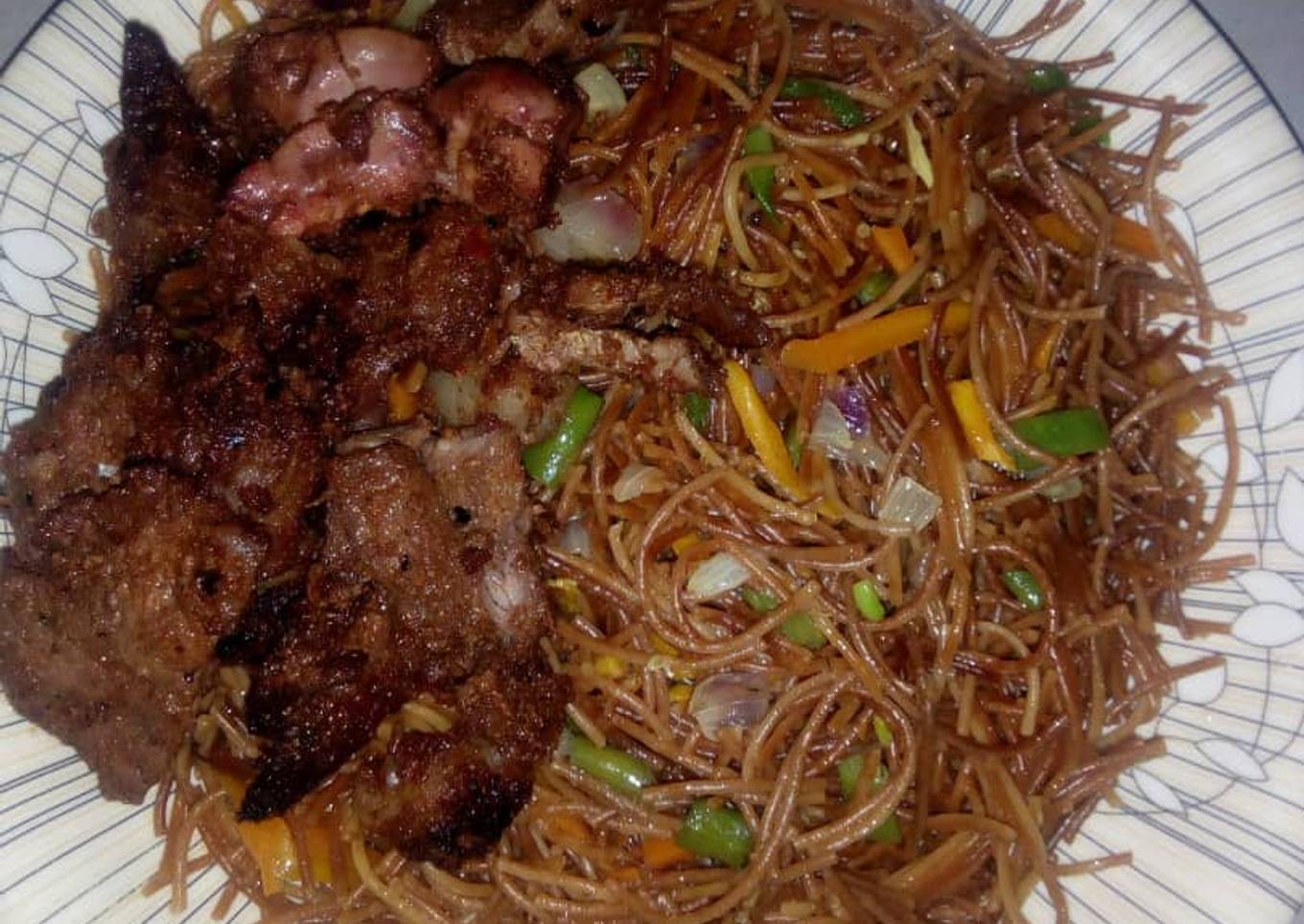 Fried vegetables brown spaghetti