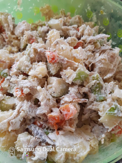 Una foto de Ensalada de pollo