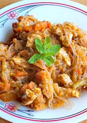Zöldséges üvegtésztás egytálétel🥘 recept fotója