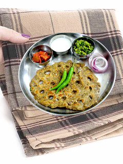 தாலிபீத் (thaalibeeth Recipe in Tamil) செய்முறை முக்கிய புகைப்படம்