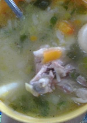 Una foto de Sancocho de gallina criolla hecha a leña