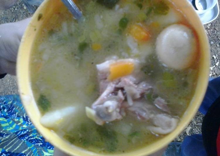 Sancocho de gallina criolla hecha a leña