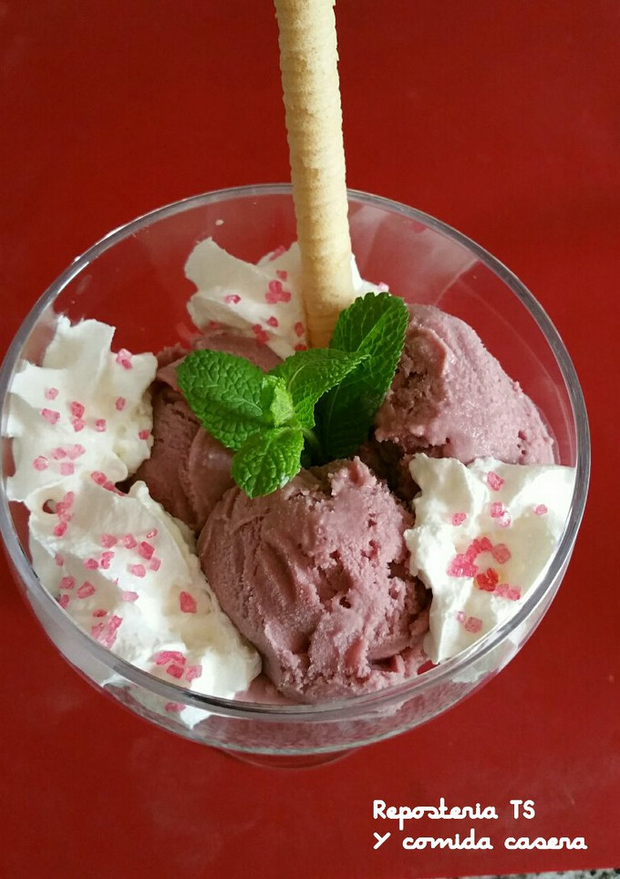 Una foto de Helado de vino tinto