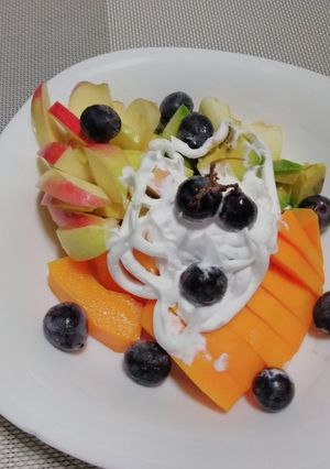 A picture of Mixed fruits with double cream#12weeksjikonichallenge.