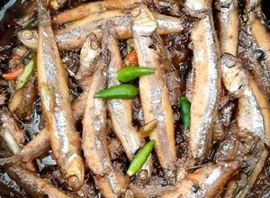 Hình của món Cá cơm than kho tiêu😋(.