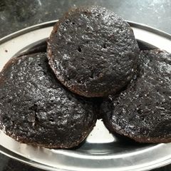 A picture of Choco Idli Muffins by Oreo biscuits.