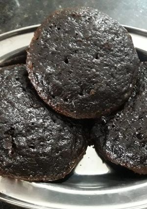 A picture of Choco Idli Muffins by Oreo biscuits.