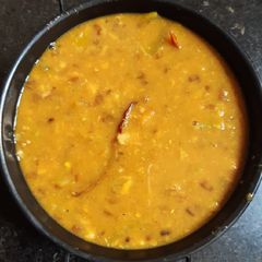 A picture of Sunehri dal (combo of black gram split and Bengal gram split).