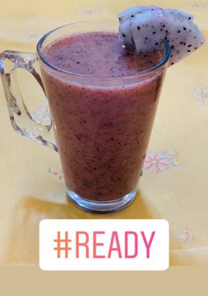 A picture of Dragon Fruit Smoothie.