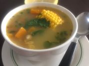 Una foto de arroz con choritos al aceite