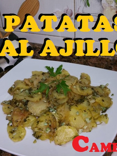 Una foto de Patatas al ajillo