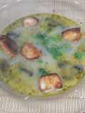 Sopa de champiñones y verdura casera con crutones
