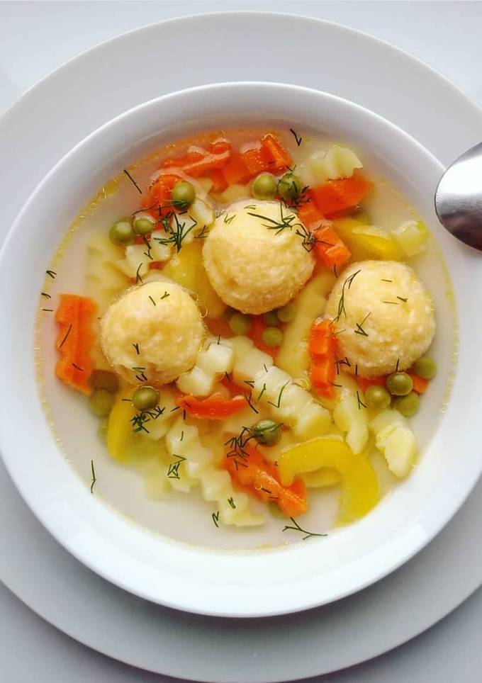 Суп з сирними кульками