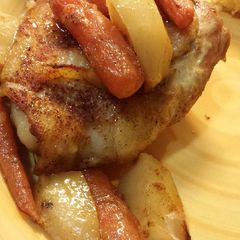 A picture of baked chicken.