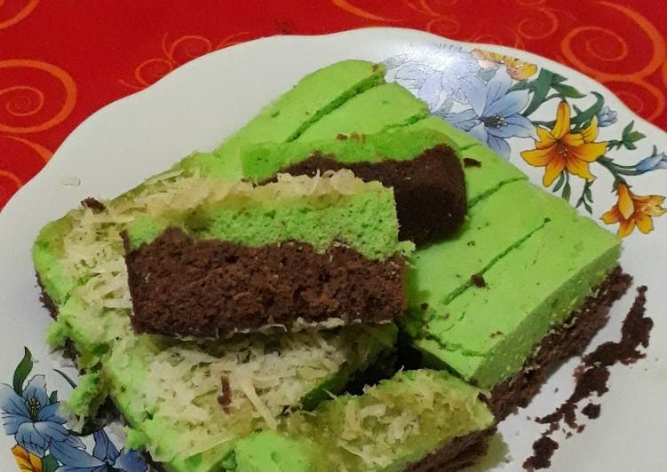 Rahasia Membuat Brownis Kukus Coklat Pandan yang Enak