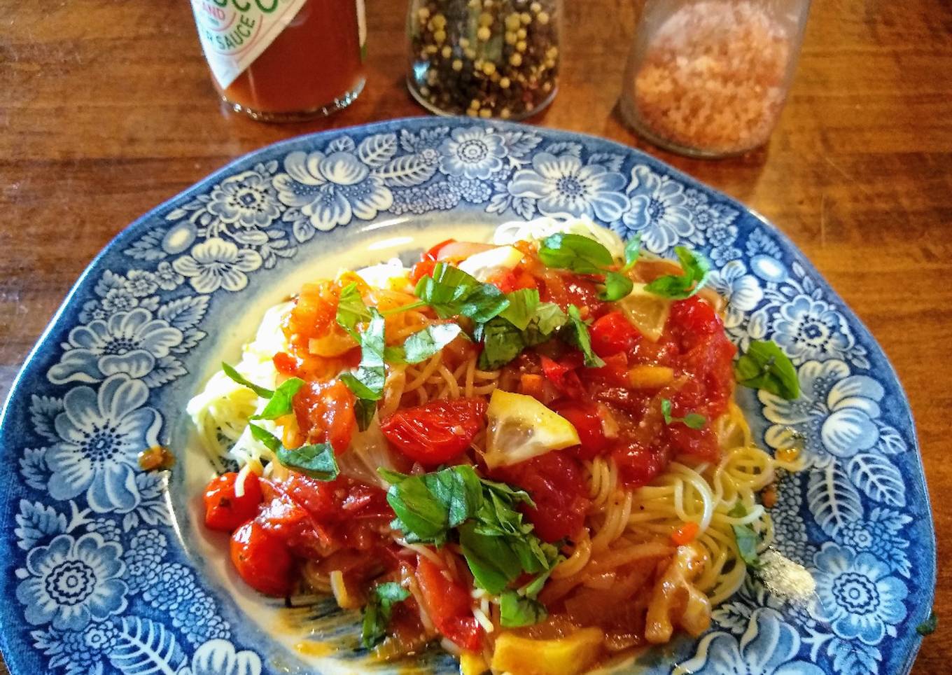 Angel hair pasta with lemony tomato "jam" (vegan)