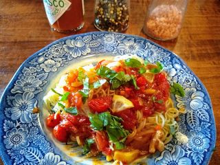 Angel hair pasta with lemony tomato "jam" (vegan)