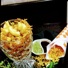 A picture of Chinese bhelpuri.