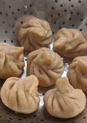 A picture of Healthy wheat chicken momos.