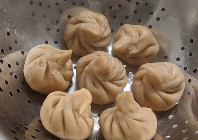 Healthy wheat chicken momos