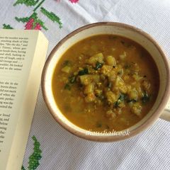 A picture of Moong Dal with lauki.