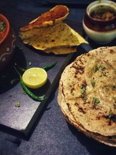 कसूरी मेथी-अजवाइन चपाती (Kasoori methi ajwain chapati recipe in Hindi) रेसिपी मुख्य फोटो