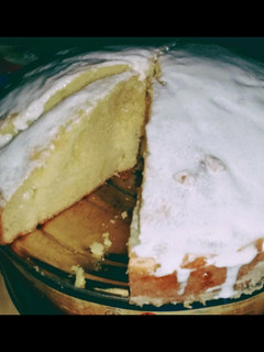 Una foto de Torta de limón y glasé de limón