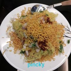 A picture of Gujarati cuisine locho.