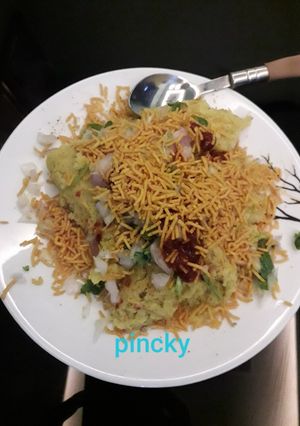 A picture of Gujarati cuisine locho.