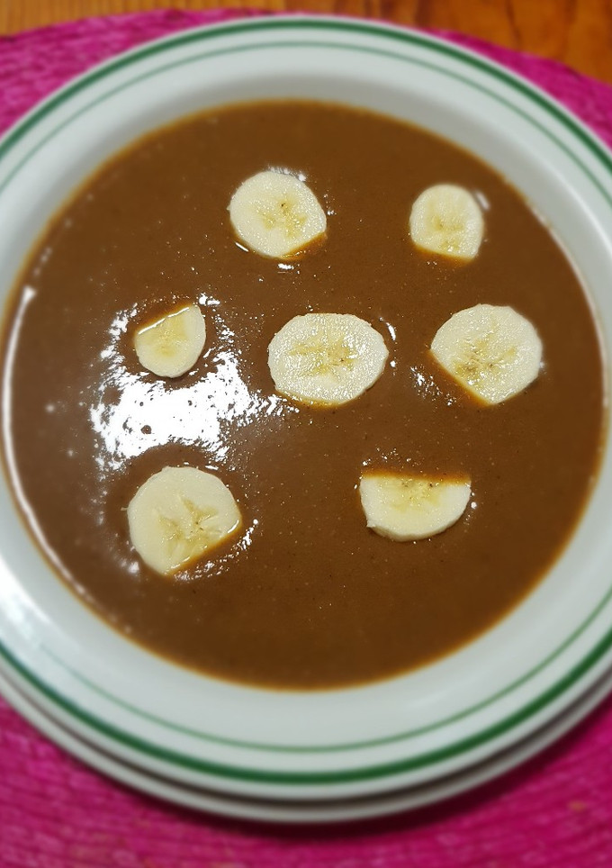 Una foto de Crema de lentejas con chile ancho al estilo de LuzMa