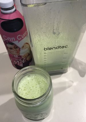 Una foto de Batido de almendras y espinacas