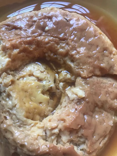 Una foto de Flan de leche condensada y caramelo de dulce de leche