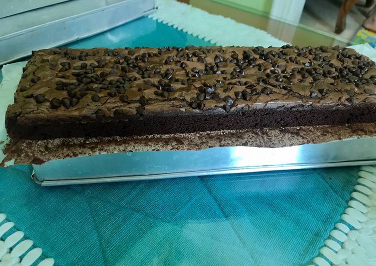 Langkah Mudah untuk Menyiapkan Fudgy brownies with shiny crust, Lezat Sekali