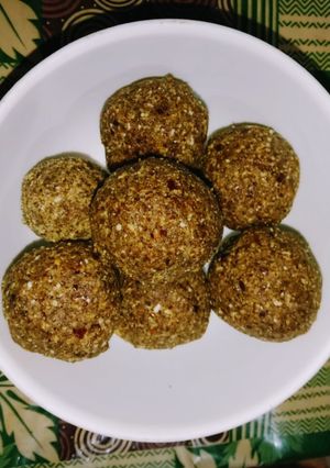 A picture of Flax seeds laddu.