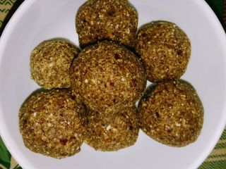 Flax seeds laddu