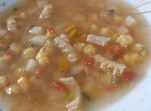 Una foto de Picante de mote y mondongo criollo 🍲