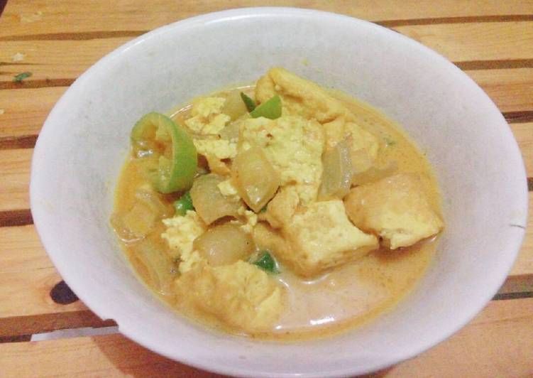 Sayur tahu kulit bumbu kuning