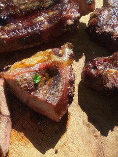 Una foto de Bife americano con sangre de ajo y manteca