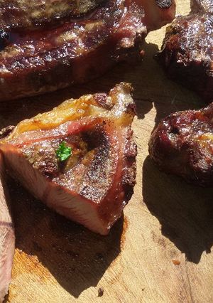 Una foto de Bife americano con sangre de ajo y manteca