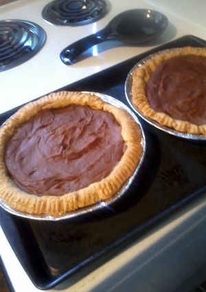 A picture of yummy yammy's sweet potato pie.