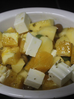 Una foto de Ensalada de naranja y queso fresco