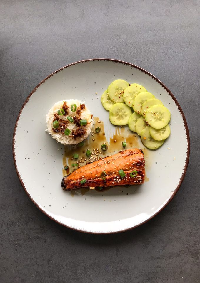 Teriyaki Lachs mit asiatischem Gurkensalat Rezepthauptbild