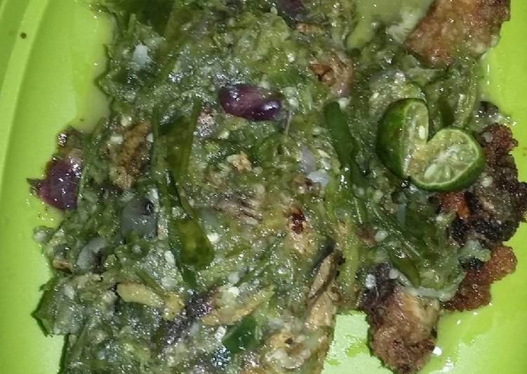Resep Pecak ikan mas cabe hijau Lezat